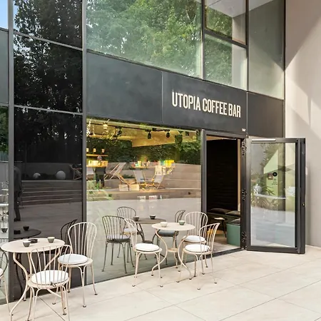 Win Herastrau Forest Бухарест